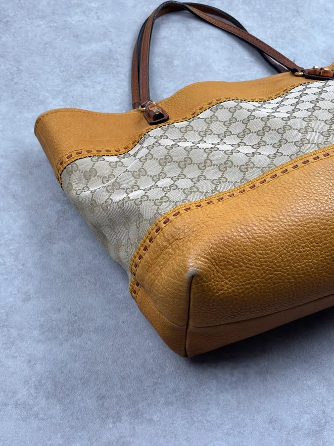 2000s Gucci Beige Mustard GG Laidback Crafy Canvas Leather Tote Bag zEkAQKd 9