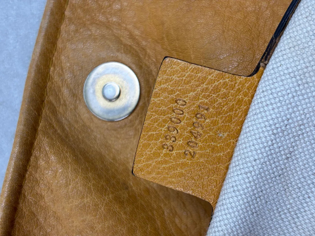 2000s Gucci Beige Mustard GG Laidback Crafy Canvas Leather Tote Bag zEkAQKd 19