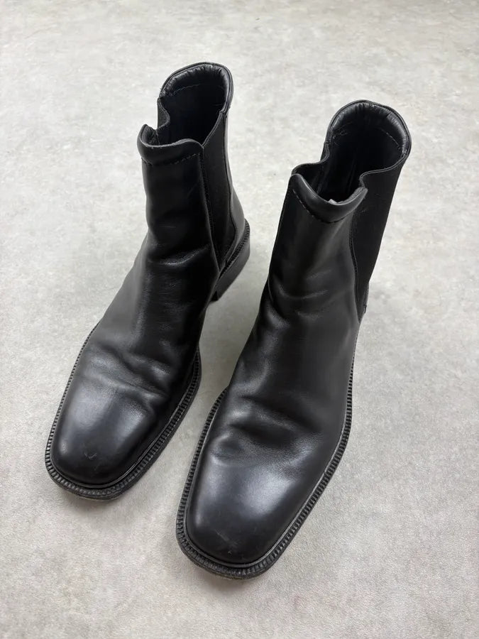 Gucci Black Leather Chelsea Boots onVZyvs 2