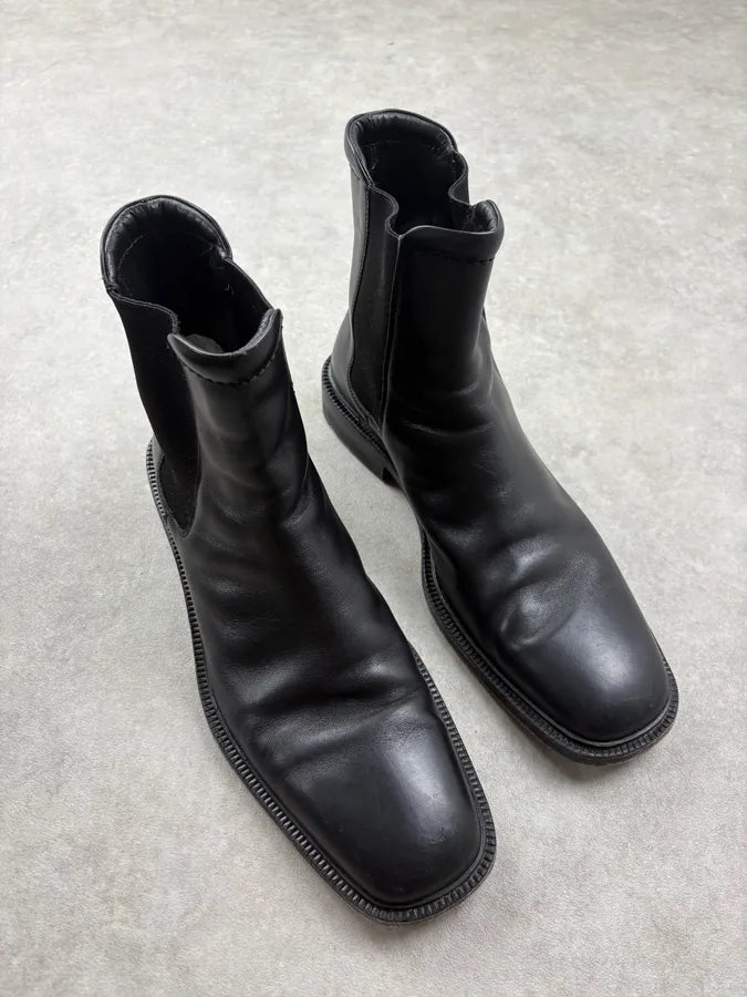 Gucci Black Leather Chelsea Boots onVZyvs 3