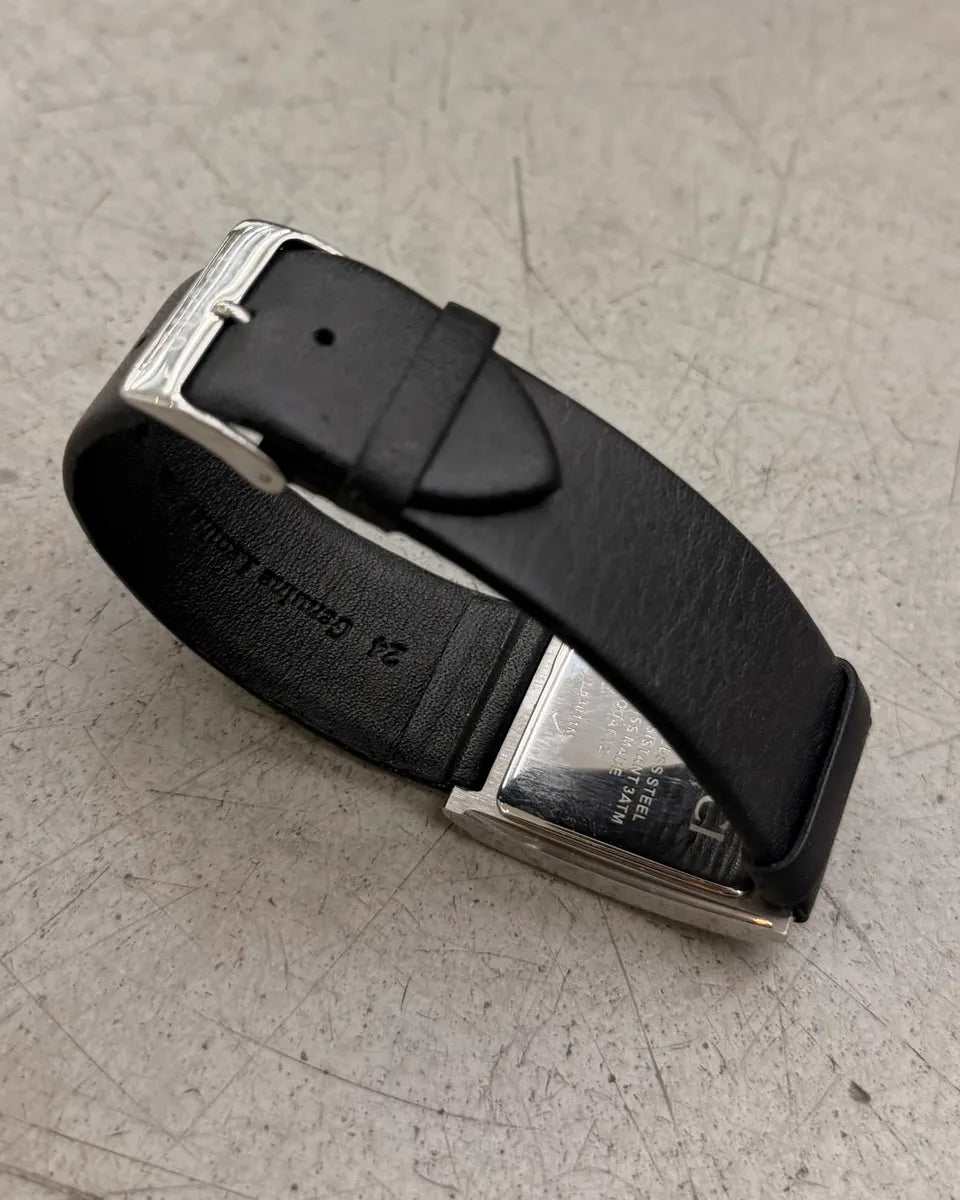 Gucci Black Leather Rectangle Dial Watch AHGLhUL 6