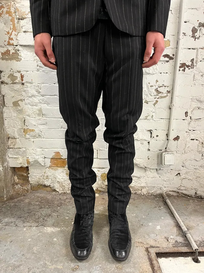 2000s Gucci Black Wool Pinstriped Suit by Tom Ford tnLKKGU 16