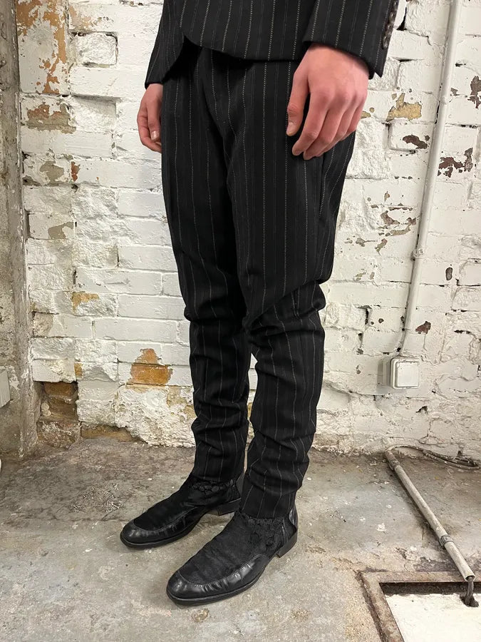 2000s Gucci Black Wool Pinstriped Suit by Tom Ford tnLKKGU 15