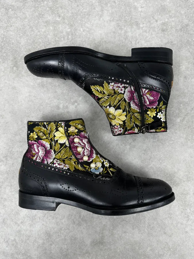 Gucci Black Embroidered Flowers Brogue Boots rLEMSuS 3