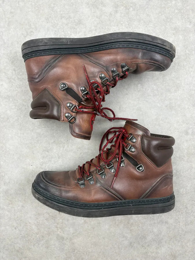 2000s Gucci Brown Eroded Leather Hiking Boots QgRHKSU 3