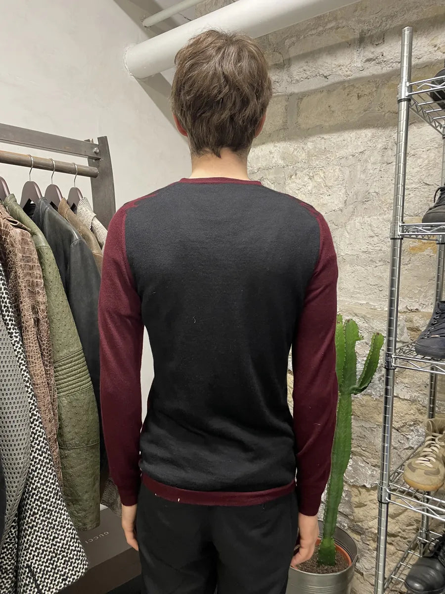 Gucci Cashmere V Animal Print Bordeaux & Black Sweater (S/M) 2