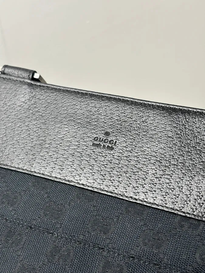 SS2003 Gucci Black Canvas Monogram Crossbody Bag XiJuHbI 9