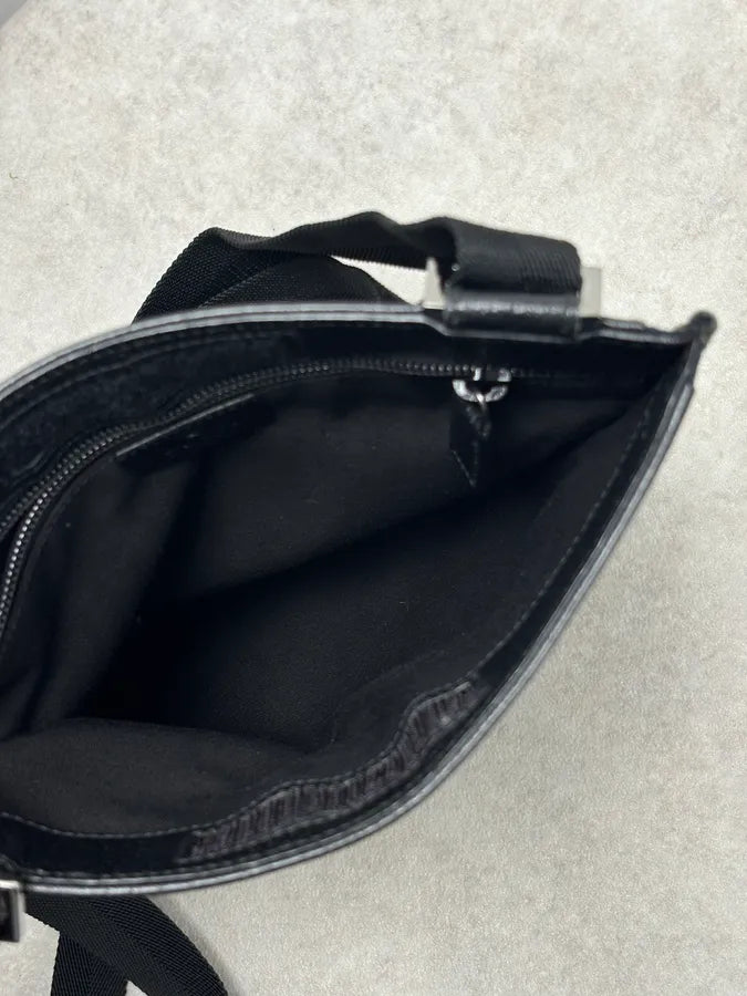 SS2003 Gucci Black Canvas Monogram Crossbody Bag XiJuHbI 11