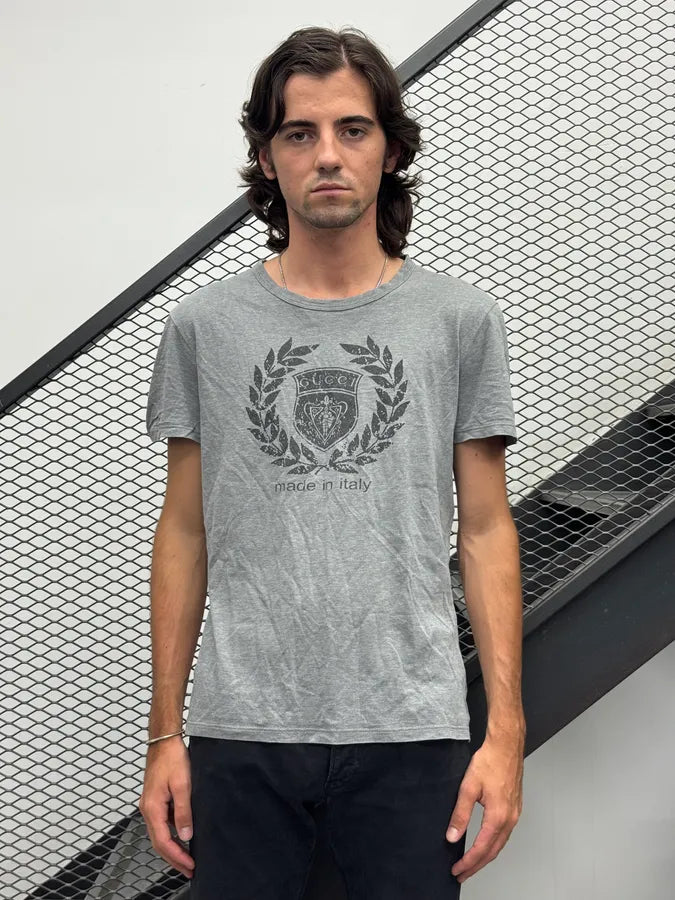2010s Gucci Grey Crest Laurel Logo T-Shirt  MzqTFWf 1