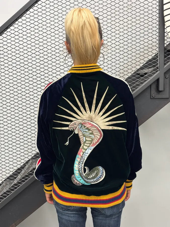 AW2017 Gucci Navy Velvet Embroidered Cobra Floral Bomber Jacket RoWahdN 3