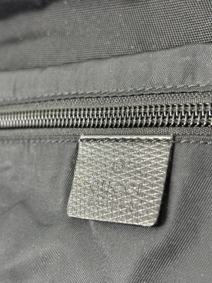 Gucci Nylon Black Minimalist Messenger Bag FFkQiZn 7