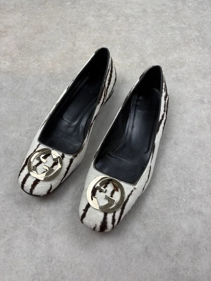 Gucci White & Black Ponyhair Tiger Ballet Flats ErZkhMC 2