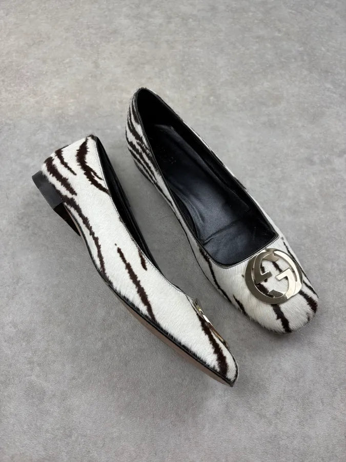 Gucci White & Black Ponyhair Tiger Ballet Flats ErZkhMC 4