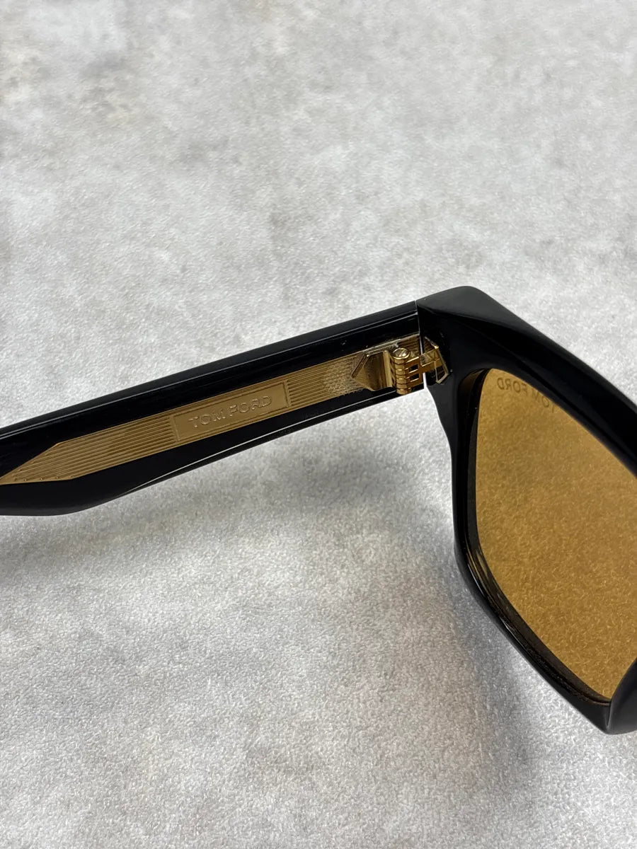 Tom Ford Black Acetate Amber-Lens Sunglasses gynBYOPe 8