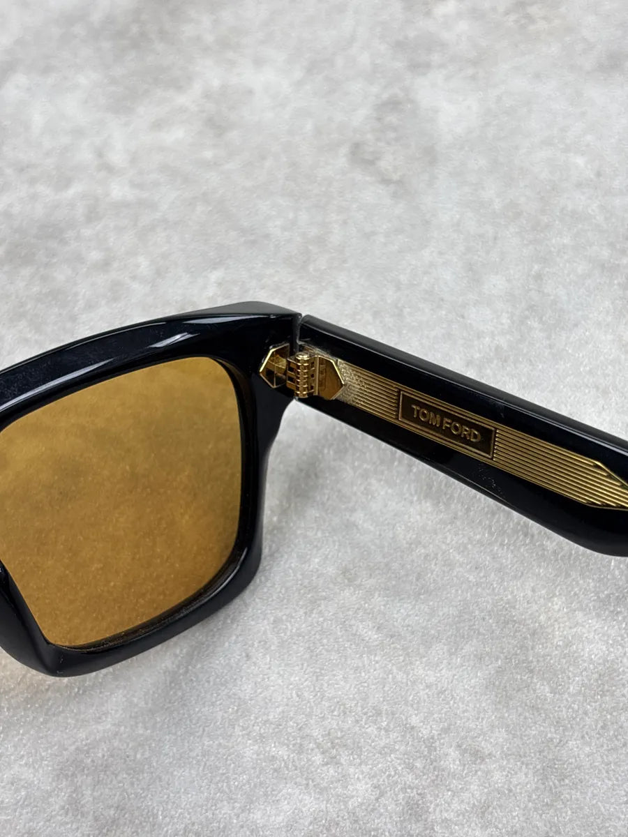 Tom Ford Black Acetate Amber-Lens Sunglasses gynBYOPe 10