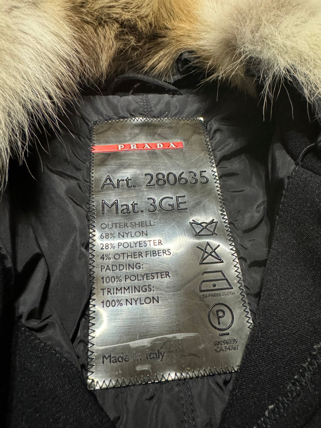 2000s Prada Cozy Elegant Fur Collar Jacket   (XS) - 9