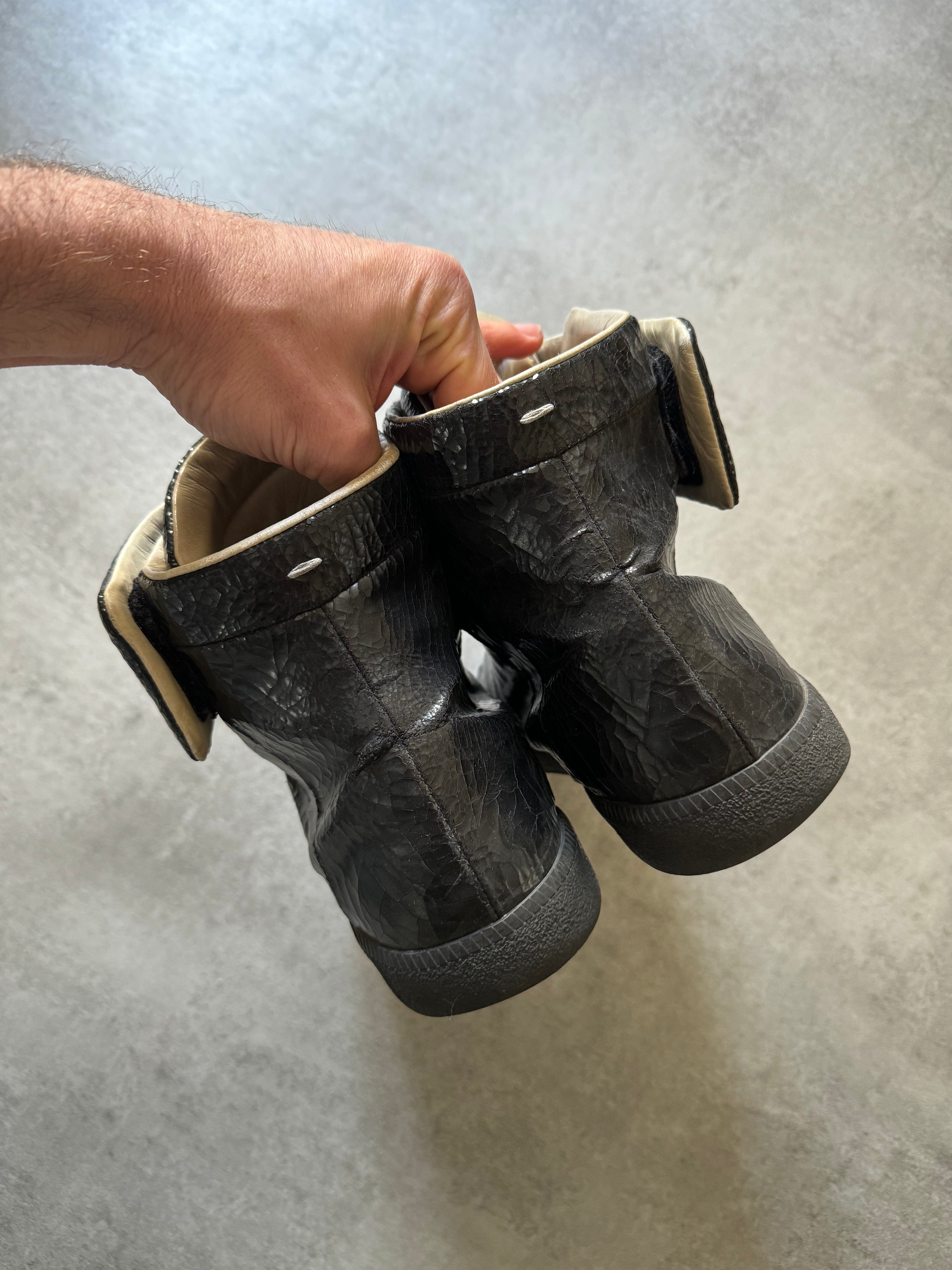 Maison Margiela Future Cracked Relief Black (44) - 4