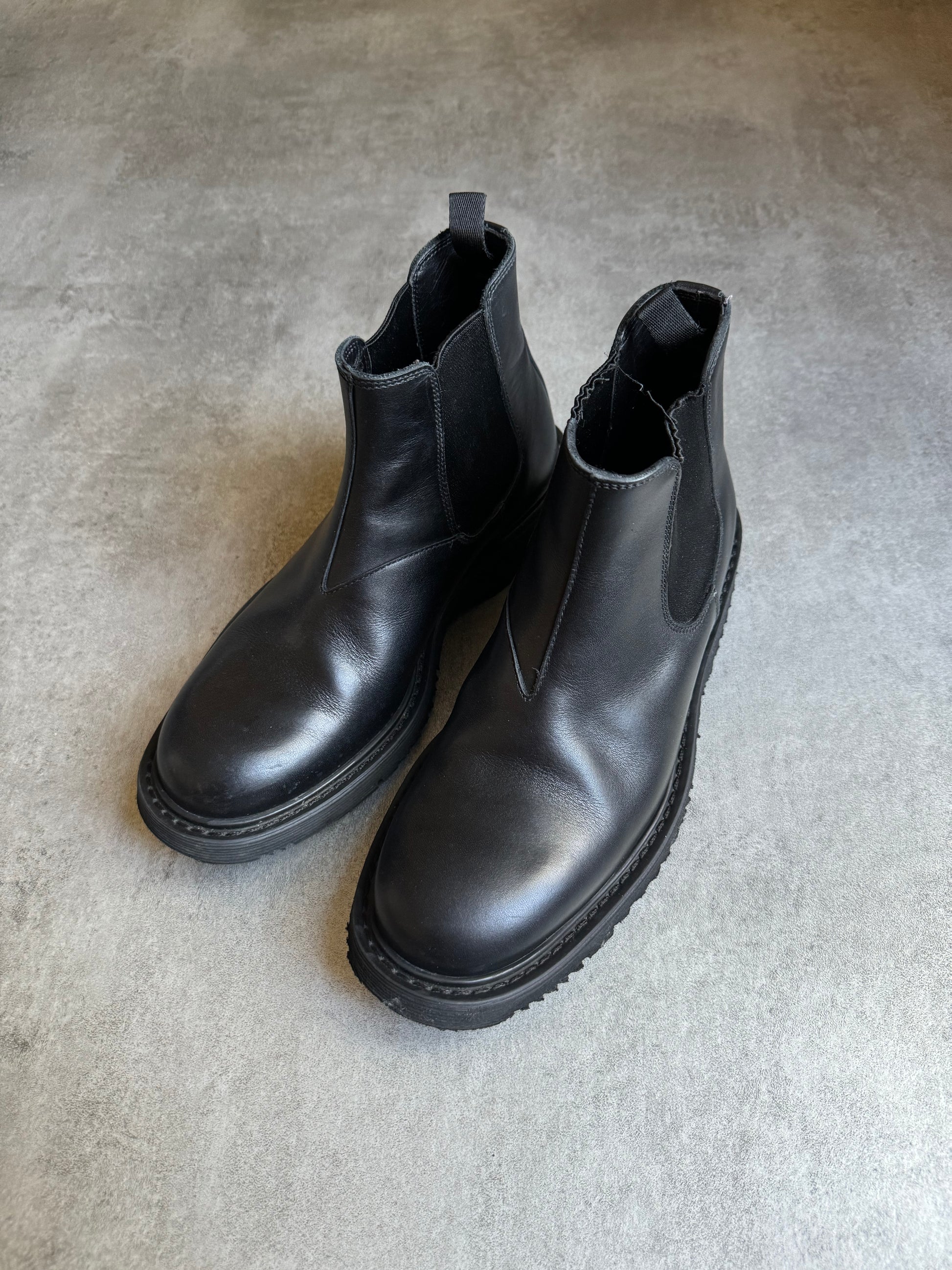 Prada Black Chelsea Leather Boots  (39) - 4