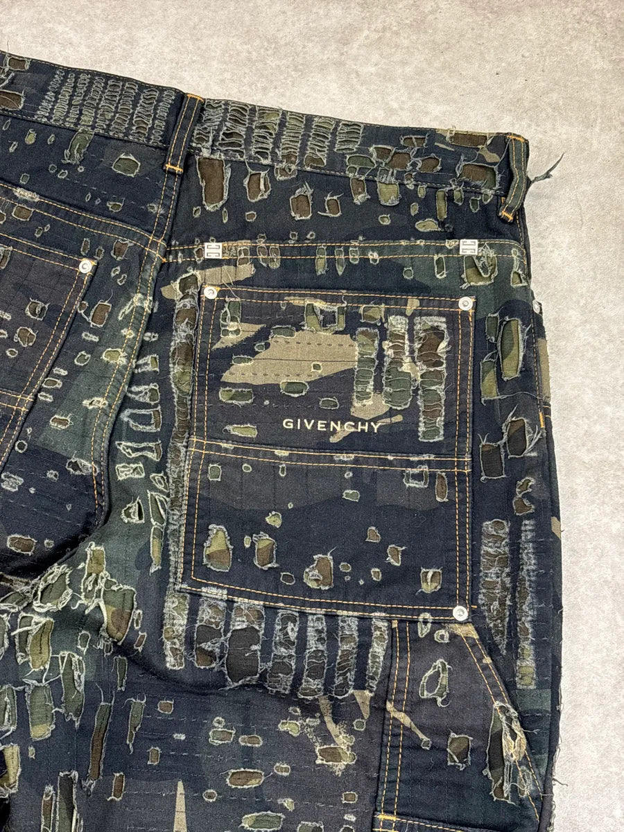 Givenchy Dark Khaki Distressed Camo Carpenter Pants by Matthew Williams iWwnBaBM 9
