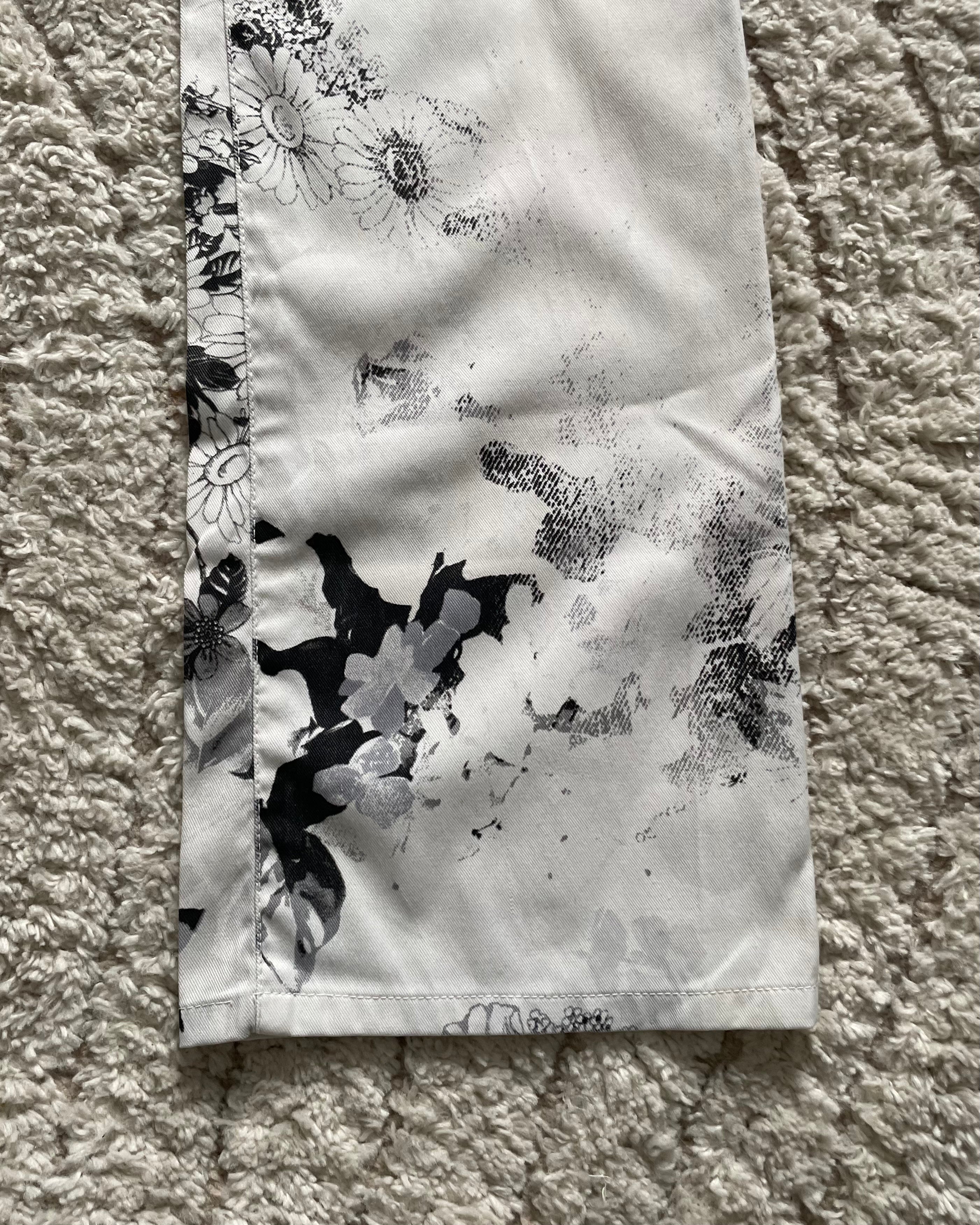 2000s Cavalli ブラック &amp; ホワイト フローラル フェード ペイント パンツ (XS)