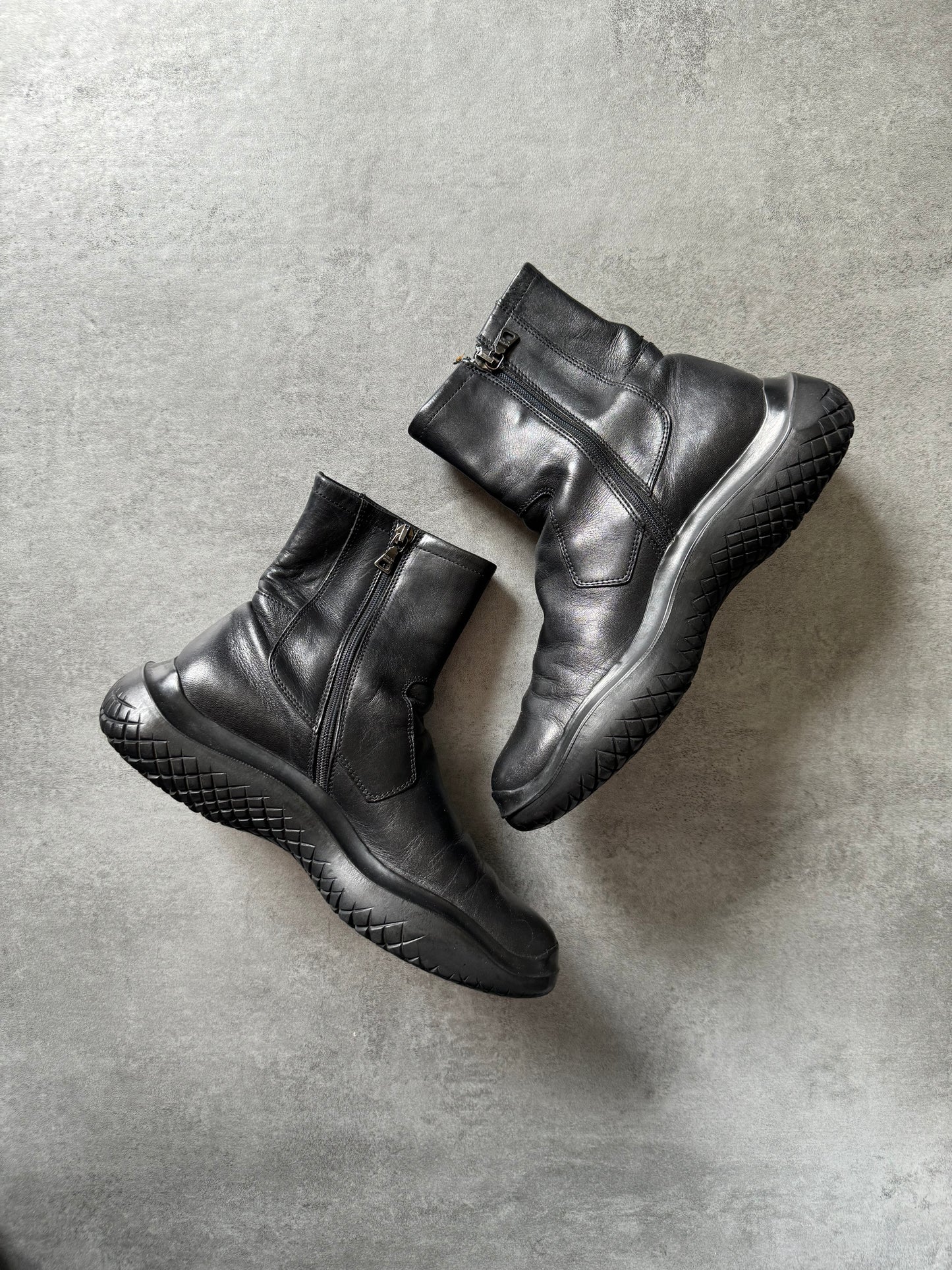 FW1999 Prada Black Leather Boots (39,5) - 2