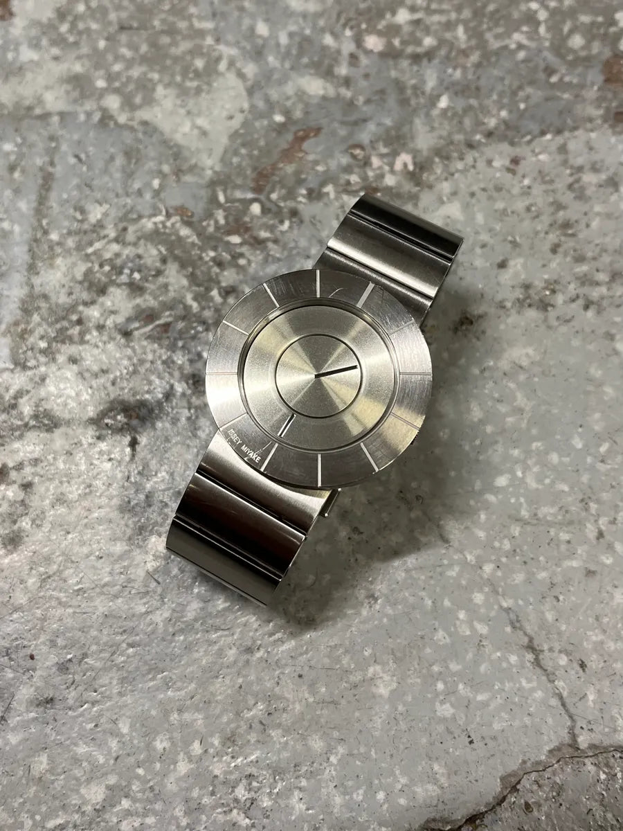 Issey Miyake TO Silver Watch Designed by Tokujin Yoshioka (OS) yCrkAMg 0