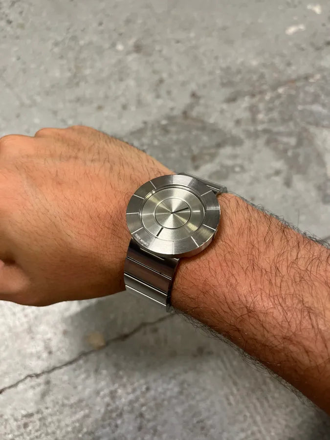 Issey Miyake TO Silver Watch Designed by Tokujin Yoshioka (OS) yCrkAMg 4