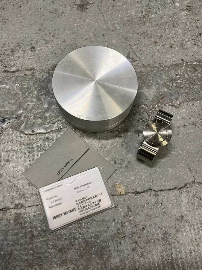 Issey Miyake TO Silver Watch Designed by Tokujin Yoshioka (OS) yCrkAMg 9