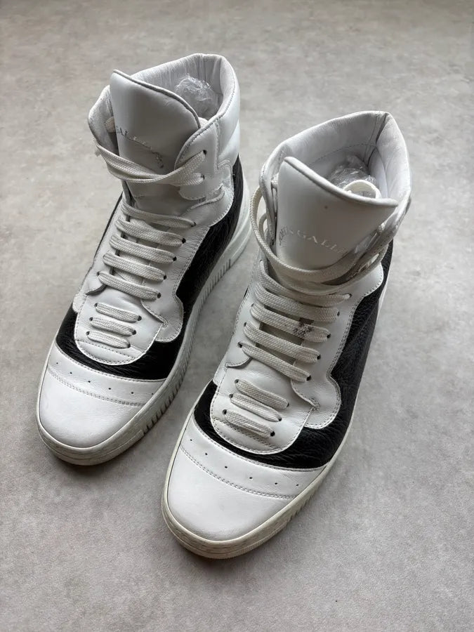 2010s John Galliano Black & White High Leather Sneakers QkdFvKf 2