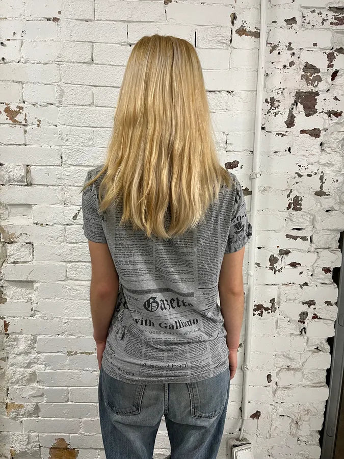 John Galliano Grey & Black V Neck Magazine Newspapers T-Shirt cgLBTgC 2