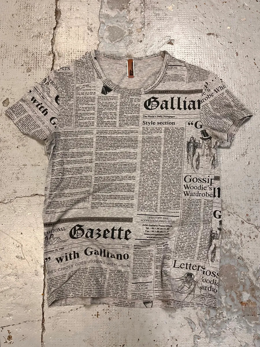 John Galliano Grey & Black V Neck Magazine Newspapers T-Shirt cgLBTgC 3