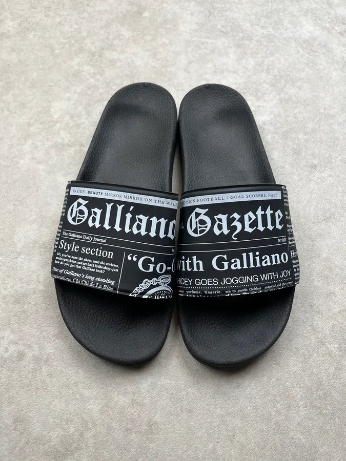 John Galliano Newspaper Black Rubber Slides AVLcsXA 2