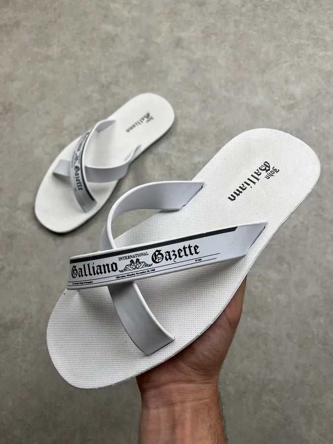John Galliano White Rubber Logo Flip Flops UXmOBpT 0