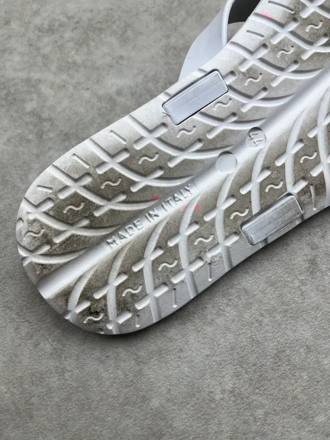 John Galliano White Rubber Logo Flip Flops UXmOBpT 4