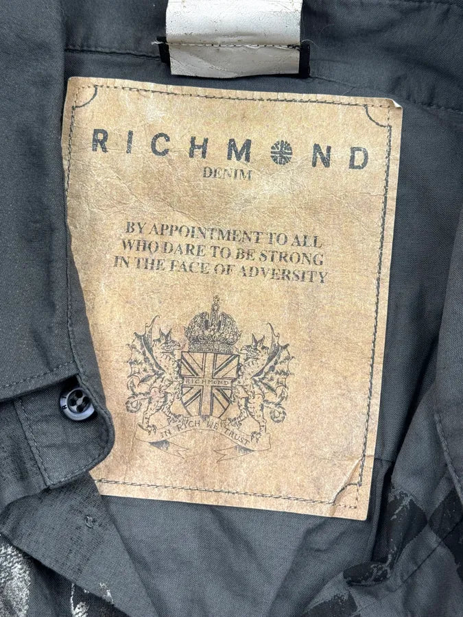 2000s John Richmond Grey Gothic Blazon Short Sleeves Shirt tEFBaDL 10