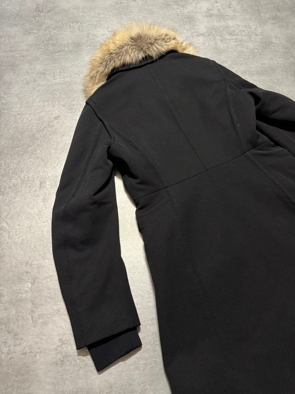 2000s Prada Cozy Elegant Fur Collar Jacket   (XS) - 7