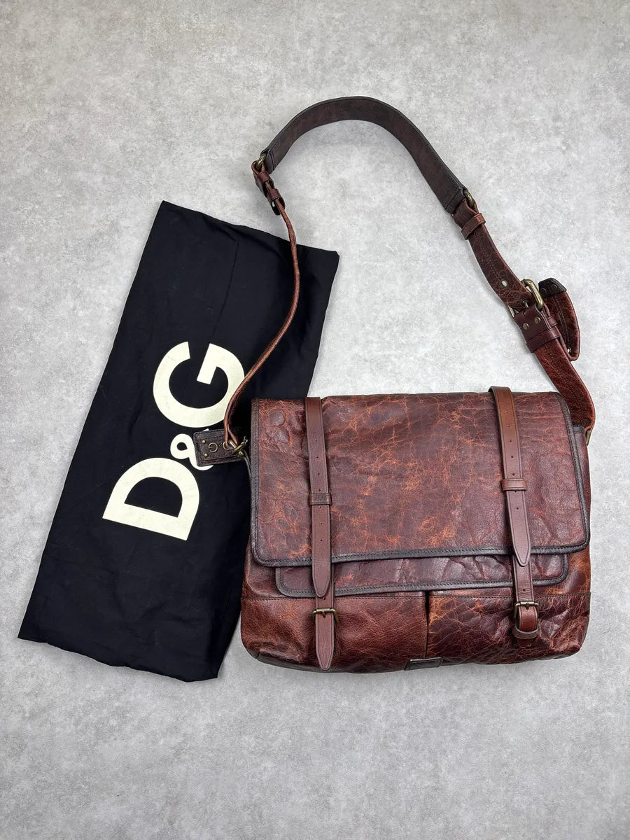 SS2010 Dolce & Gabbana Dark Brown Leather Distressed Studded Messenger Bag kRvUoiLI 4