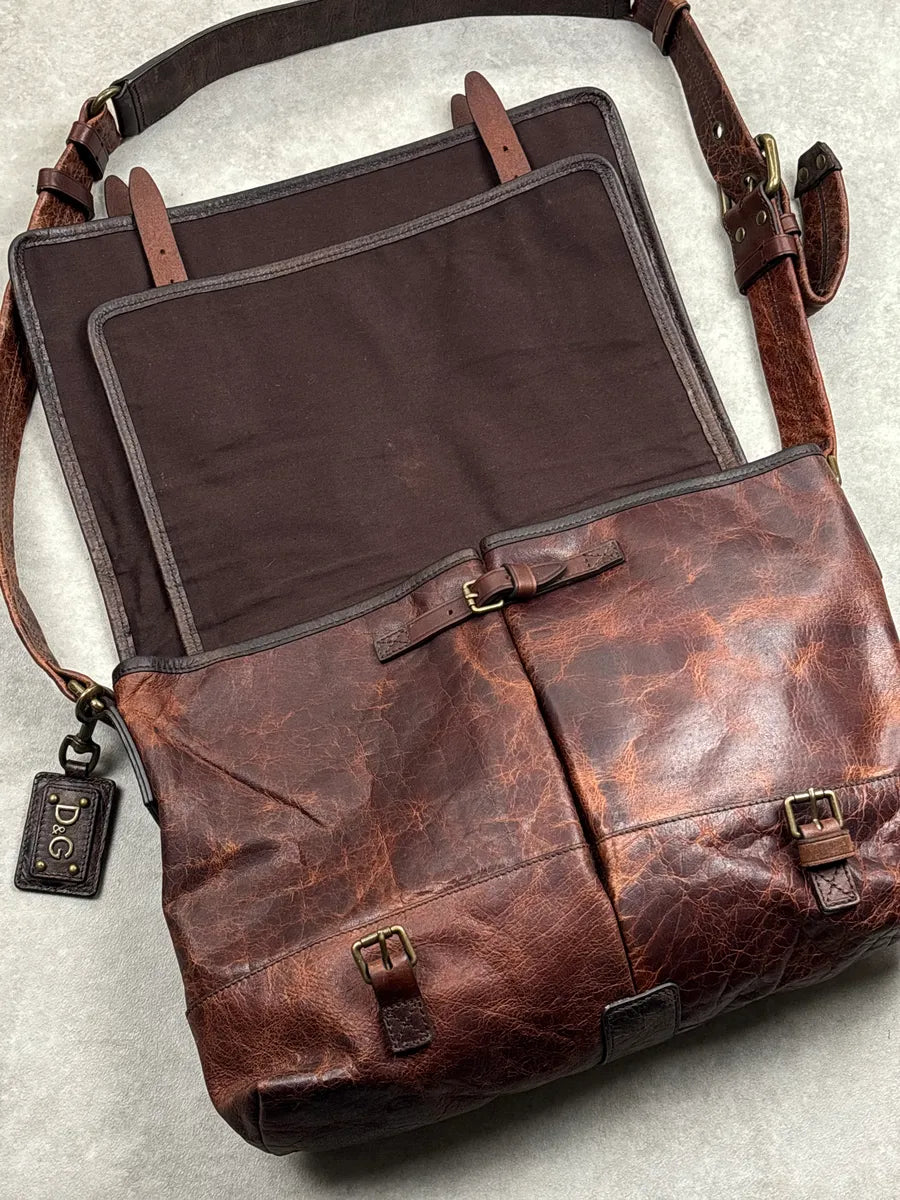 SS2010 Dolce & Gabbana Dark Brown Leather Distressed Studded Messenger Bag kRvUoiLI 6
