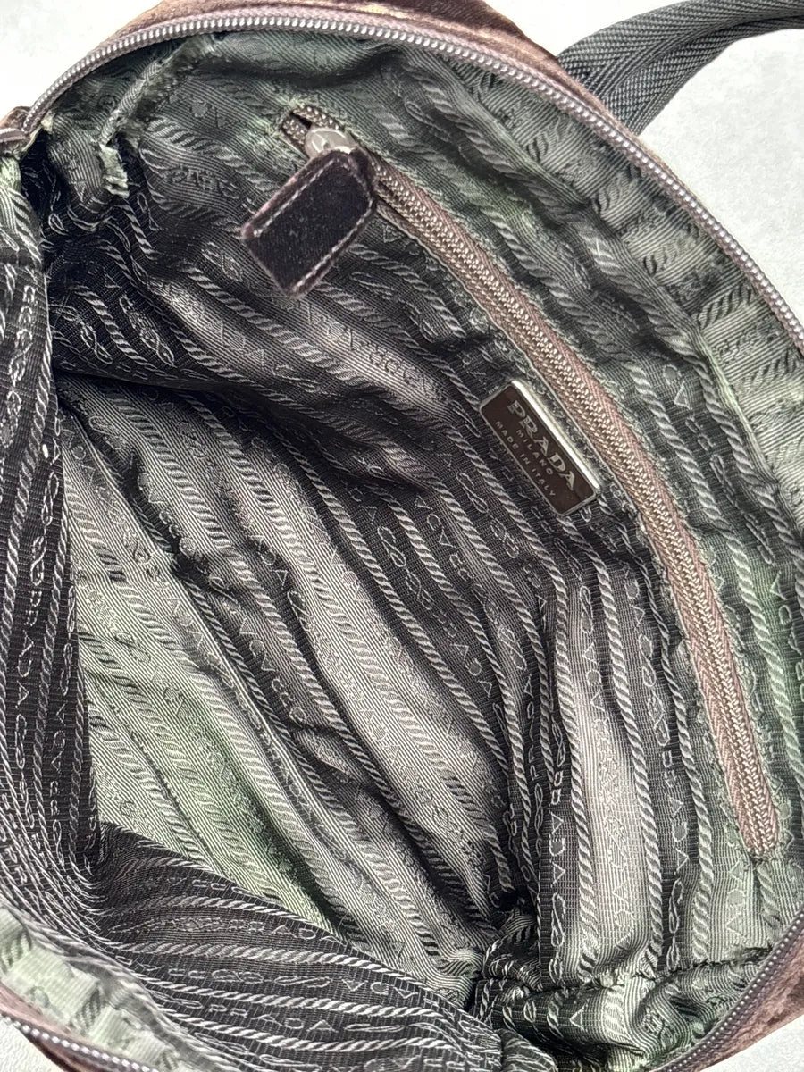 AW2000 Prada Dark Brown Velvet Signature Logo Handle Bag kXXwVhlE 11