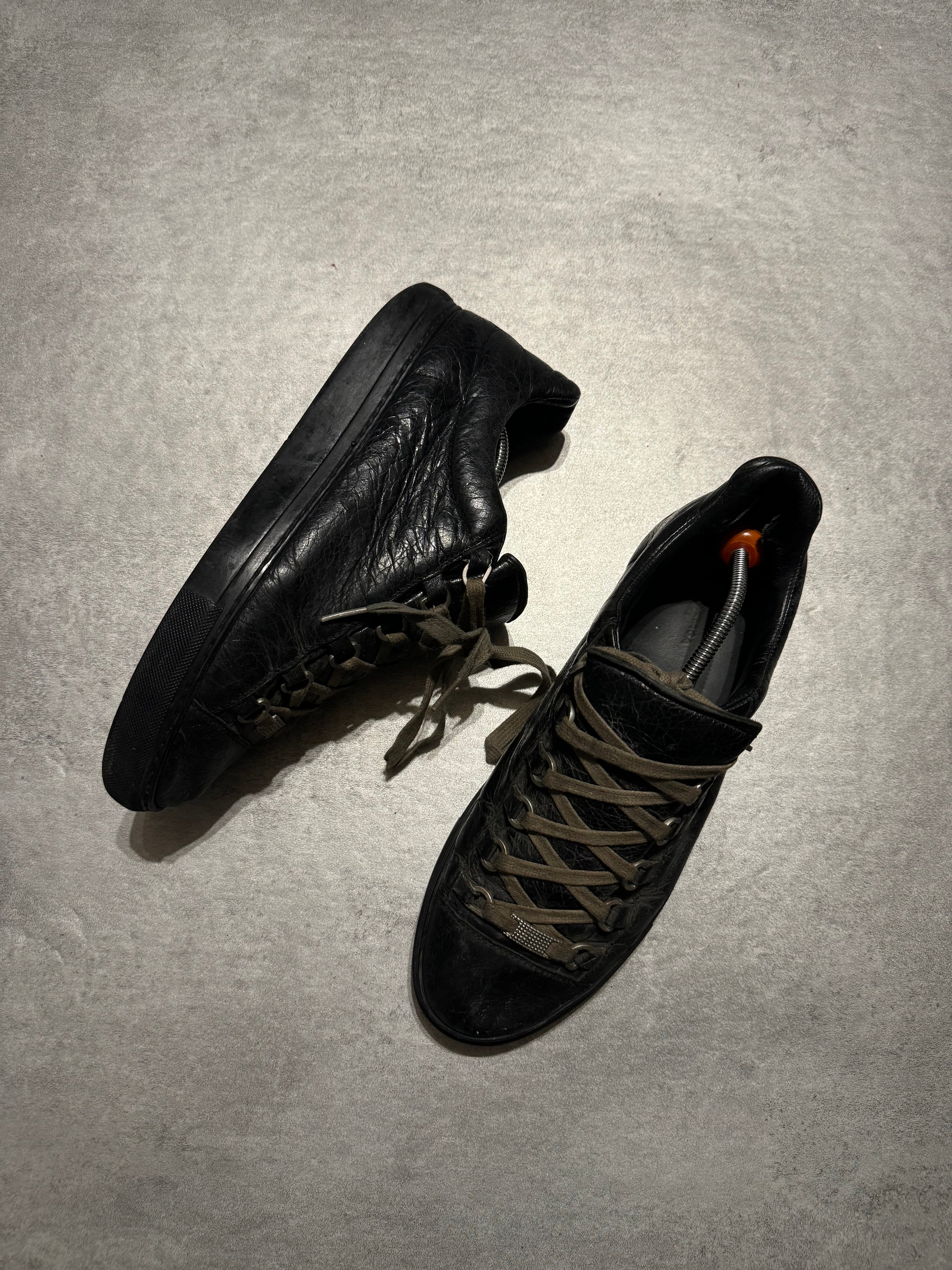 Balenciaga Arena Black Cracked Low Leather Sneakers (41) - 3