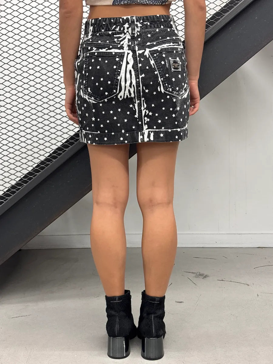 2010s Dolce & Gabbana Black Denim Star Print Bleach Effect Skirt lRdbaCrp 3