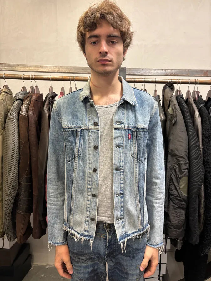 Levi’s Altered Brut Buttoned Denim Trucker Jacket PendHMt 1