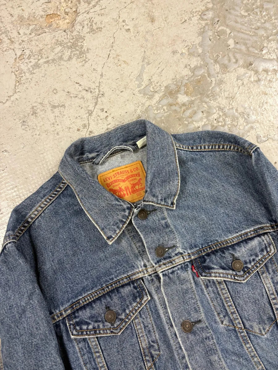 Levi’s Blue Brut Buttoned Denim Trucker Jacket CAjSdtv 6