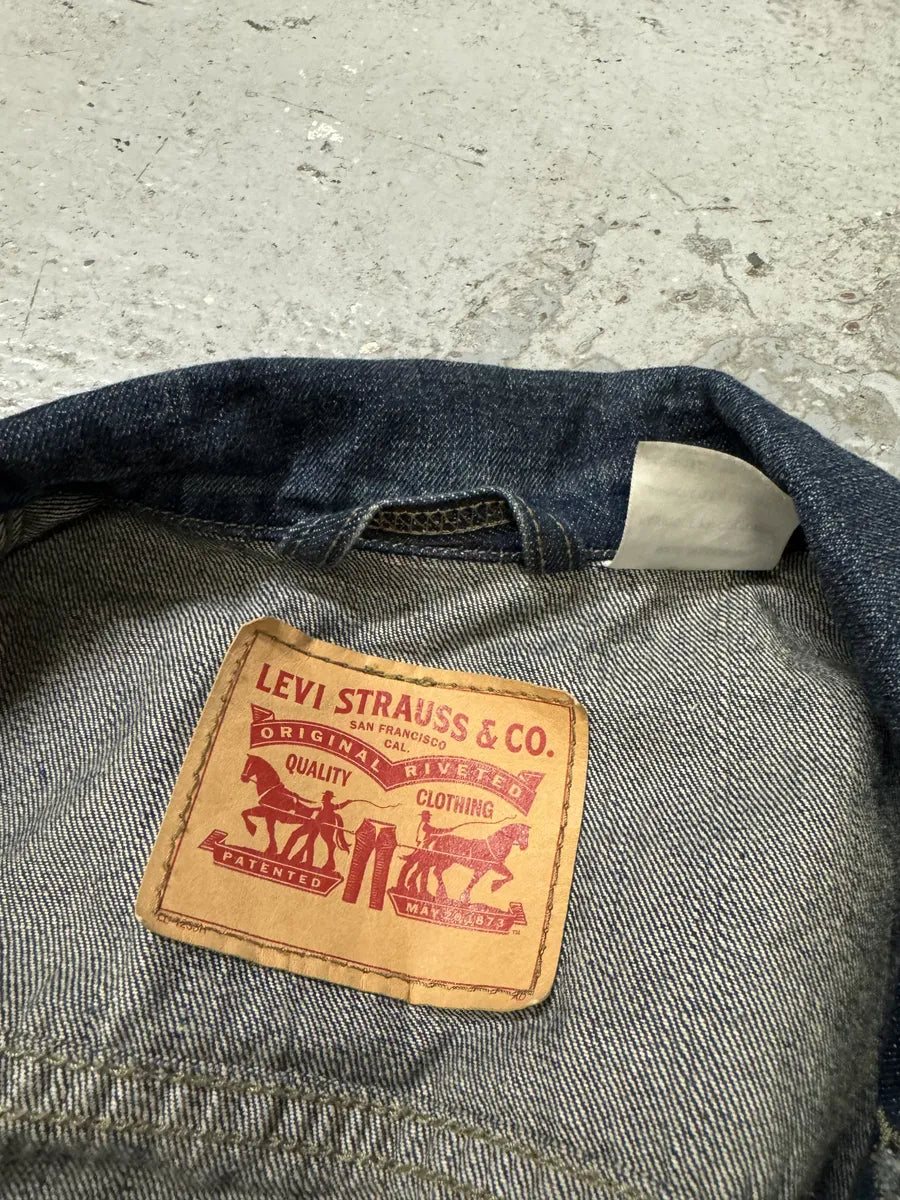 Levi’s Raw Brut Buttoned Denim Trucker Jacket TzunASw 10