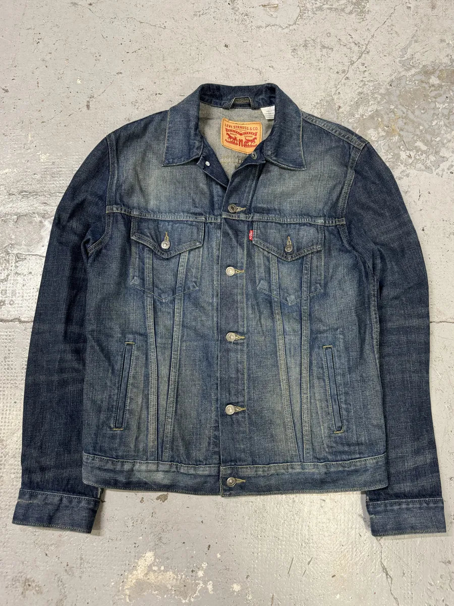 Levi’s Raw Brut Buttoned Denim Trucker Jacket TzunASw 4
