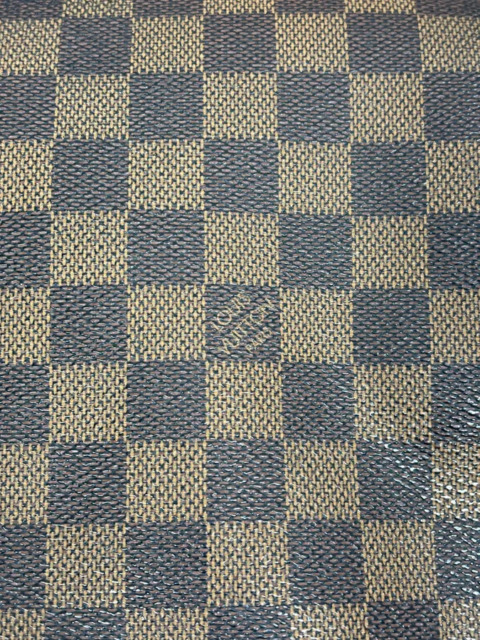 Louis Vuitton Abbesses Leather Messenger Bag FApOBEL 9