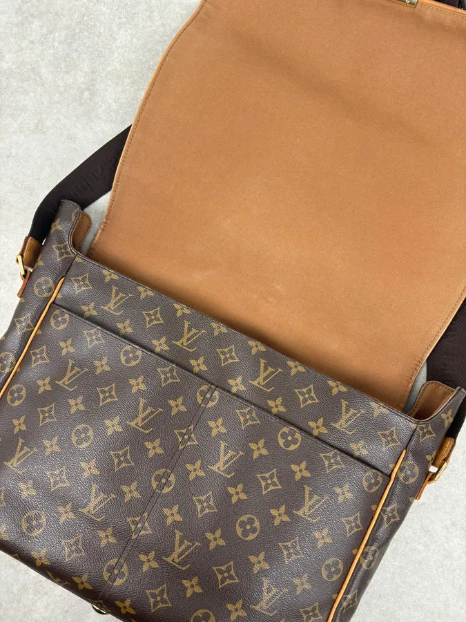 Louis Vuitton Brown Leather Logo Messenger Bag NcaNyCX 7