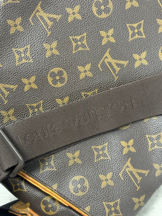Louis Vuitton Brown Leather Logo Messenger Bag NcaNyCX 11