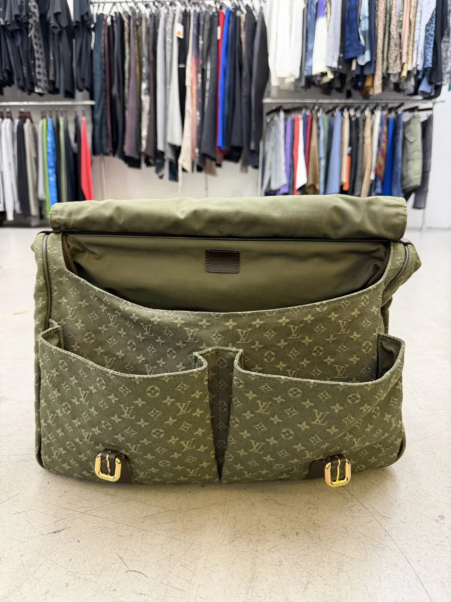 Louis Vuitton Green Canvas Monogrammed Messenger Bag  ubzOcDI 11