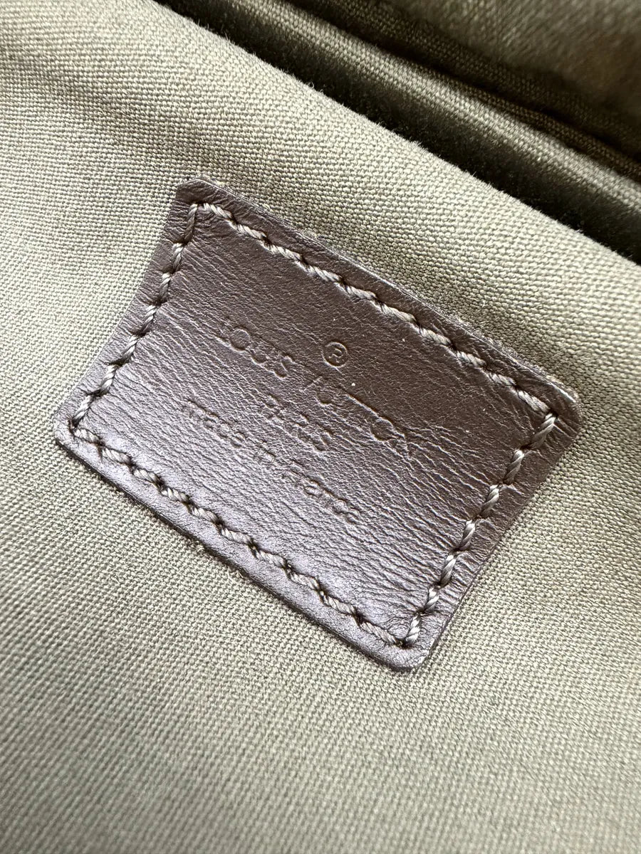 Louis Vuitton Green Canvas Monogrammed Messenger Bag  ubzOcDI 13